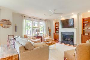 Lakefront Oconee Vacation Rental with Patio and Views!