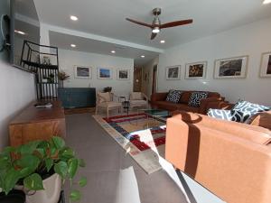 Modern Rambla Mercado Apartment