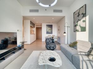 Stunning 2BR In Downtown Full Burj Khalifa View