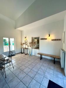 Villas Villa Ambre piscine et boules aux portes de Lyon : photos des chambres
