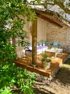 Maisons d'hotes La Maison Des Autres, piscine chauffee, chambres d'hotes proches Uzes, Nimes, Pont du Gard : photos des chambres