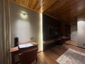 Echo Hotel and Spa, Mall Road by Tej Hotels and Resorts