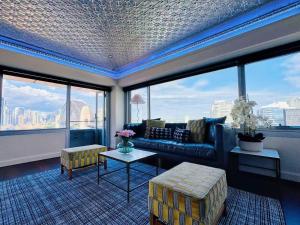 Sydney Harbour and CBD View Penthouse with Free Parking