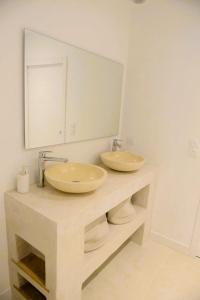 Villas Modern house with pool, between lake and forest : photos des chambres