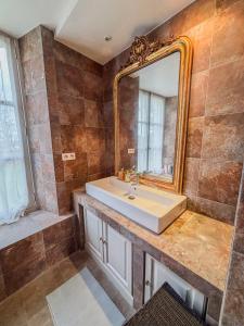 Manoir XV et Grange avec Piscine chauffée privée