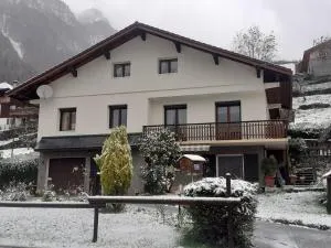 Gîte dans hameau - 于日讷