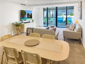 Broadbeach Elegance Oracle Tower 1 level 5