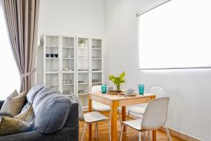 2BR Lucky Tower Residence Jakarta Old Town Top Floor Condo