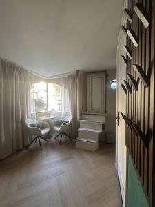 Cozy Cabin at houseboat