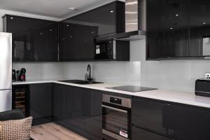 2 Bedroom Serviced Apartment, Chelsea & Fulham, Winter Balcony, Luxury high spec finish