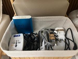 3 minutes walk from Hongdae Station 2 rooms 1 dining room up to 5 people comfortable bed!