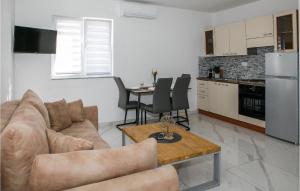 1 Bedroom Lovely Apartment In Vrsi