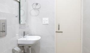 Hotel Kamron Near Airport Road Mohali Chandigarh