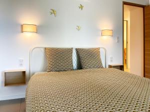 Au calme dans la campagne Aixoise, entouré de cyprès