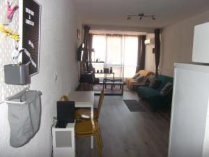 Appartements Studio sur le port, climatisation, wifi, piscine, lave-linge : photos des chambres