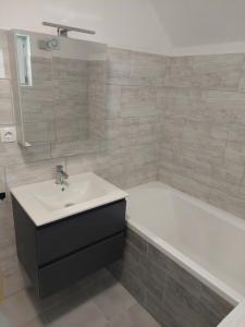 Kilátó Apartman ,upper floor of the house