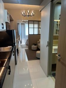 Cozy Condo Apartment in Red Residences Makati near malls and airport