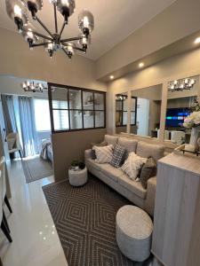 Cozy Condo Apartment in Red Residences Makati near malls and airport