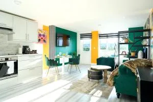 Pop Art Studio Hertfordshire Sauna-Balcony-Wi-fi Parking Long Stays - 韦林花园城