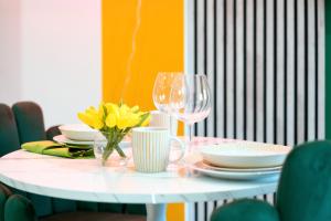 PopArt Studio City Centre Sauna Balcony Wi-fi Parking Long Stays-Contractors Welcome