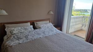One-Bedroom Apartment with Sea View room in Apartments Ananina