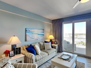 Laketown Wharf #1137