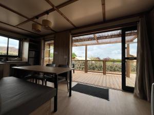 Campings La Buissonniere Lodges : photos des chambres