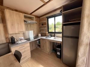 Campings La Buissonniere Lodges : photos des chambres