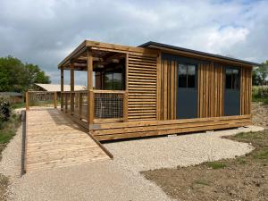 Campings La Buissonniere Lodges : photos des chambres