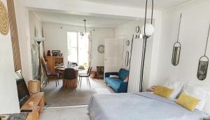 Sejours chez l'habitant ROOMS HOME CSM Suites privees 1 suite 2 chambres et 1 suite avec terrasse en coeur de ville entre Paris et Reims 40 mn Disneyland Paris : photos des chambres