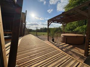 Campings La Buissonniere Lodges : photos des chambres