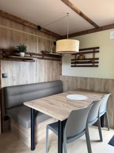 Campings La Buissonniere Lodges : photos des chambres