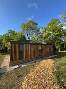 Campings La Buissonniere Lodges : photos des chambres