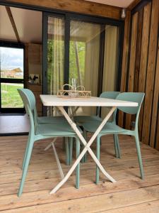 Campings La Buissonniere Lodges : photos des chambres