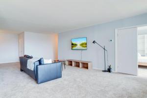 Family-Sized 3BR Retreat Minutes from Reagan National