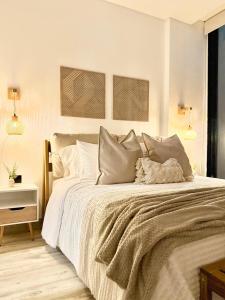 Lujoso apartamento con balcón y vista al mar