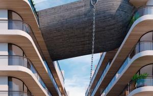 The Boat Relax & Fun Steps from the sea & 5th Ave