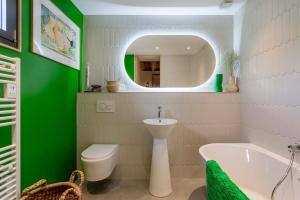 Villas Maison Lyon Ecully piscine climatisation de 250 M2 : photos des chambres