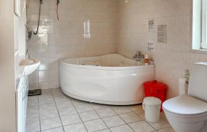 Stunning Home In Farsø With Wifi