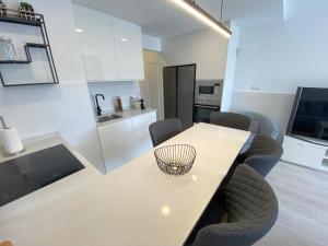 Refurbished apartment next to the beach