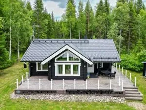 Lähderinne - 2 bedroom log cabin, private beach, wifi & sauna - Puolanka