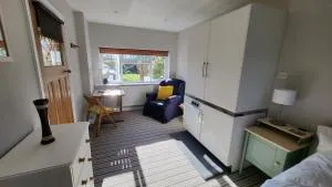 Home for one! - Midford