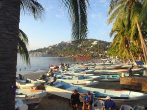 Beautiful Casita at La Madera Beach, Zihuantanejo