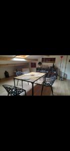 GITE 2 personnes avec piscine