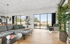 Lovely Home In Oksbøl With Sauna