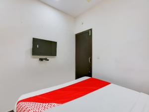 Hotel O Manjushree Boarding & Lodging nearby Dr.BR Ambedkar Stadium Basveshwar nagar