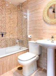 Holidays2Malaga Venturas Close Malaga Centre