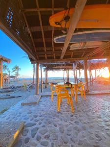 Cabin in front of the surf spot