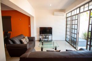 Twin villas for large groups, 1 block from beach