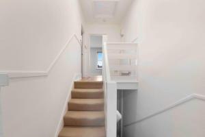 Shepherds Bush, W12 Apartment 2nd Floor Sleeps 4